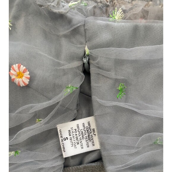 LE LIS Collection Gray Floral Top (Small) and Skirt (Medium) Set Festival - Picture 8 of 12